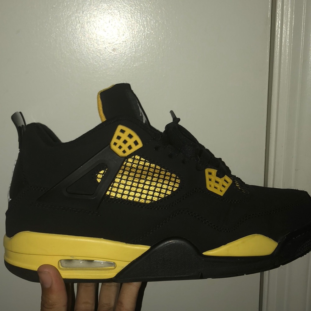 VNDS Thunder 4s